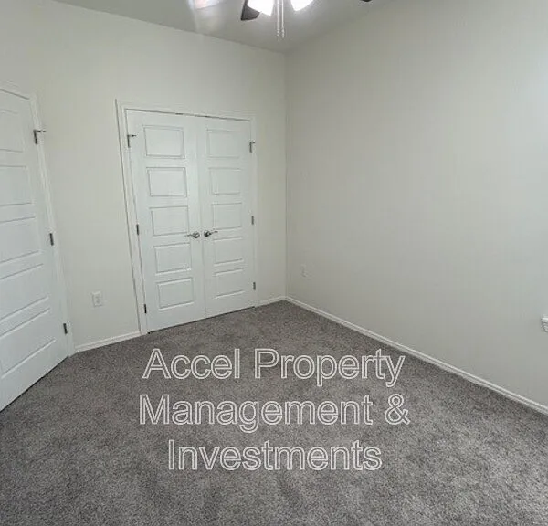 2325 N Peking St — Photo 13