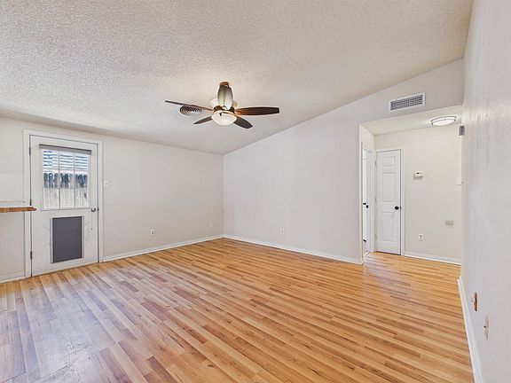4th image of 2220 Idaho Dr