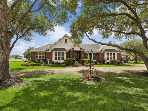428 Briar Creek Ln, Sealy, TX 77474