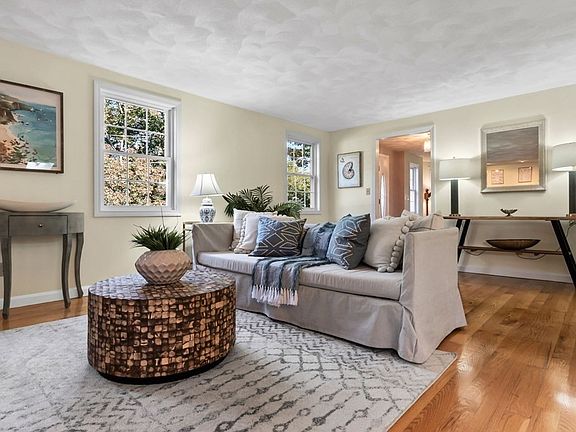 2nd image of 3 Newhall Ln