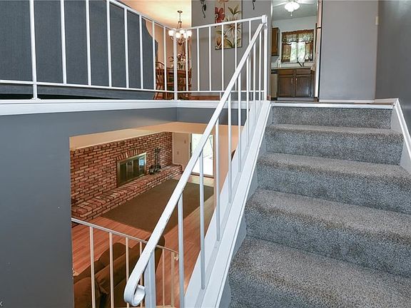 3rd image of 8543 Fairlane Dr