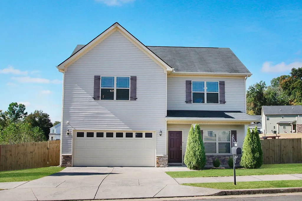3 bed, 2.5 bath, 1824 sqft, $2,500 — Photo 1