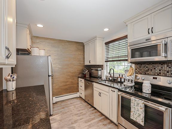 4th image of 1465 Hooksett Road #117