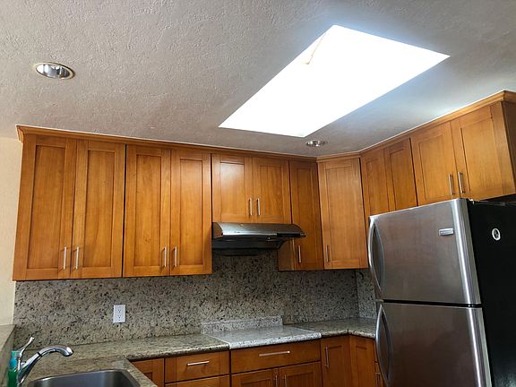 5th image of 408 Bradrick Dr