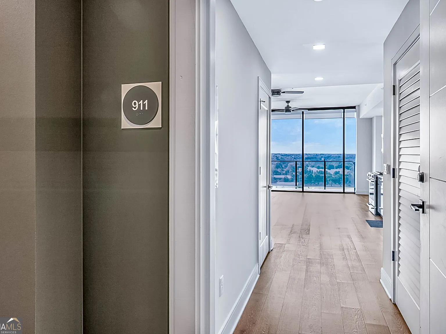 Studio, 1.0 bath, 685 sqft, $1,995 — Photo 3