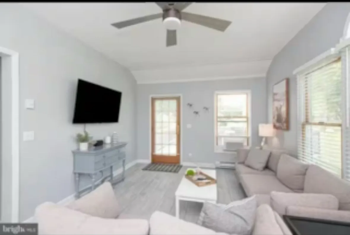 2 bed, 972 sqft, $1,750 — Photo 1