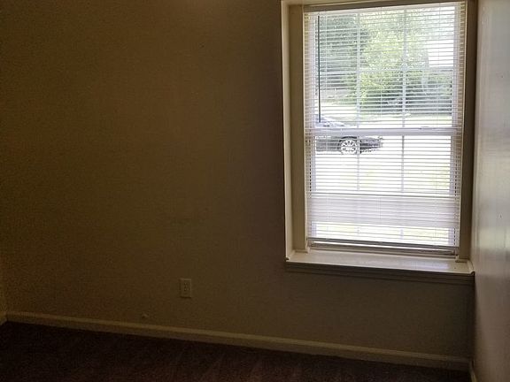 5th image of 2928 N Temple Ave