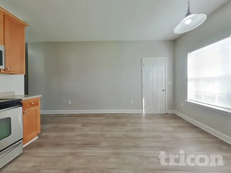 8326 Knapp Ct — Photo 6