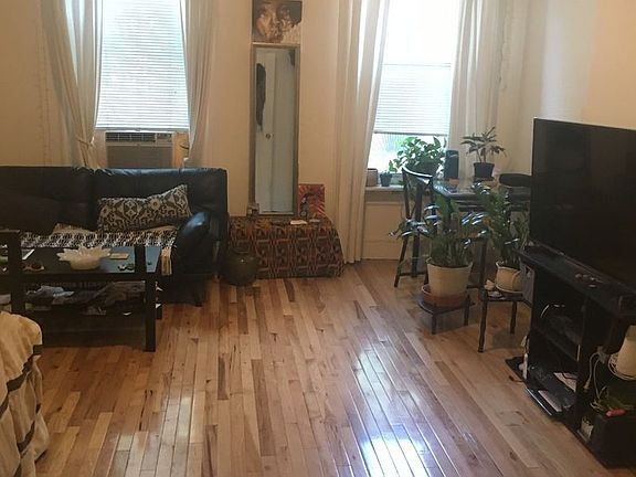 5th image of 87 Rockaway Ave #1