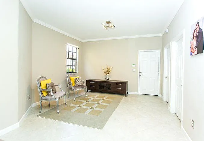 4 bed, 3.0 bath, 2076 sqft, $3,595 — Photo 2