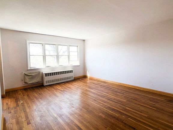 4th image of 43-27 Astoria Blvd N #4