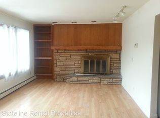 415 Oakland Ave APT 2, South Beloit, IL 61080
