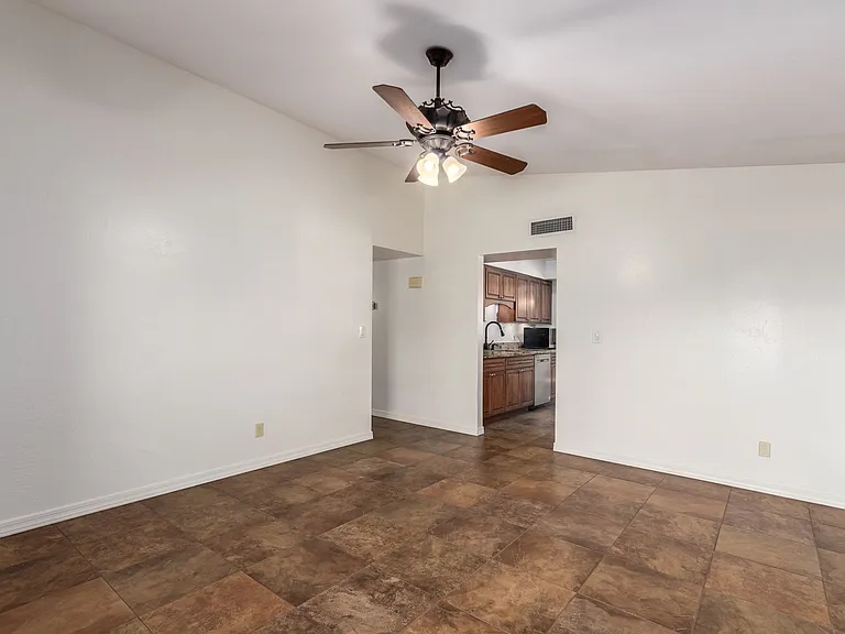 2321 E Enid Cir — Photo 18