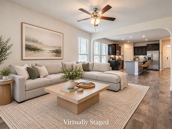 4th image of 300 Oakbluff Dr