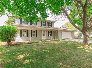 1223 Lynrose Ln, Neenah, WI 54956