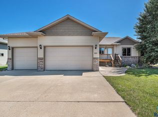 501 Taylor Dr, Tea, SD 57064