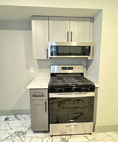 527 Saratoga Dr #B — Photo 3