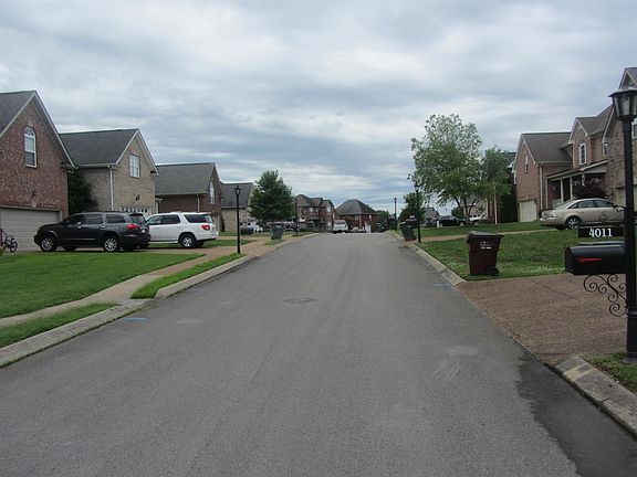 3rd image of 4014 Sleepyhollow Way