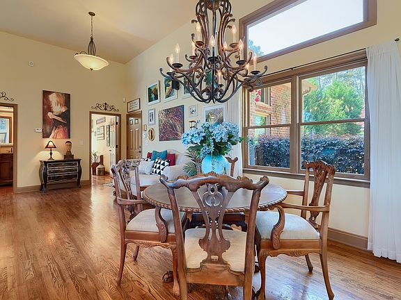 4th image of 4667 Matterhorn Dr