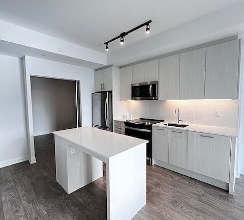 2nd image of 286 Main St #412