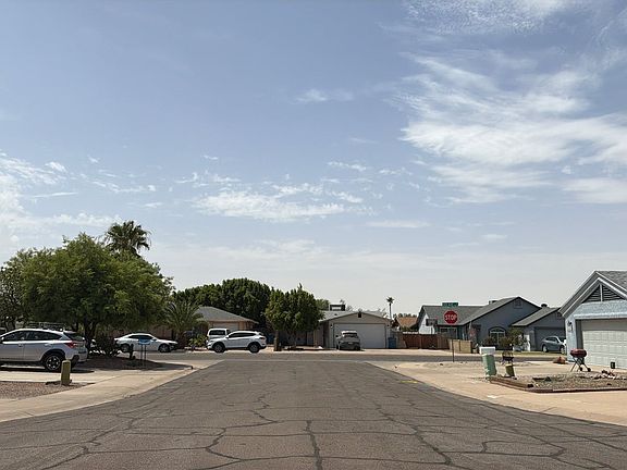 4th image of 484 S Picana Cir
