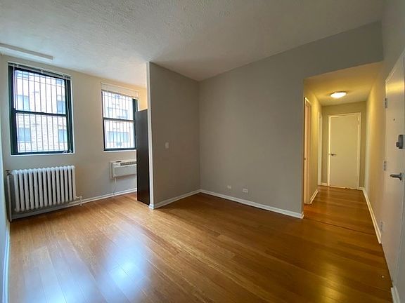 4th image of 520 W Wellington Ave #1H
