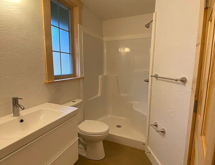 52 Main St #10 — Photo 14