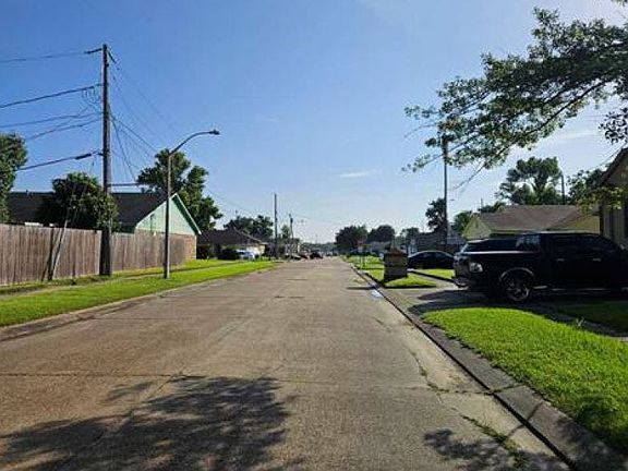 5th image of 2700 English Colony Dr