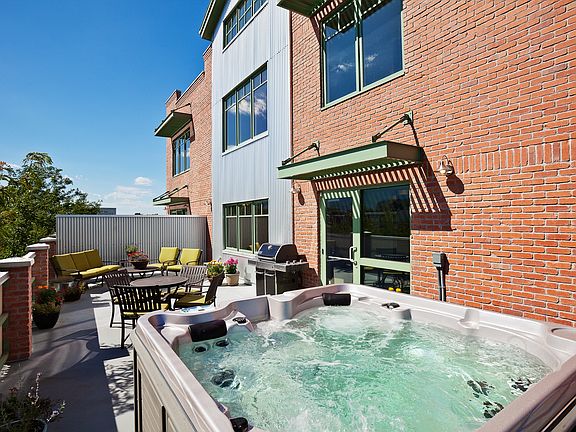 Common Area Balcony
