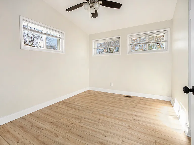 19304 Beaverland St — Photo 13