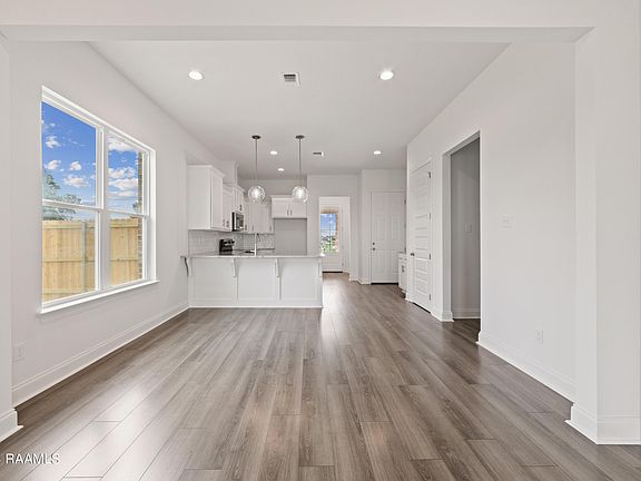 4th image of 113 Harvest Ln