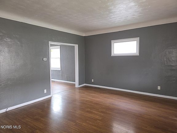5th image of 1336 E Broadway St