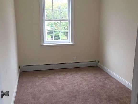 4th image of 1004 E 105th St #1