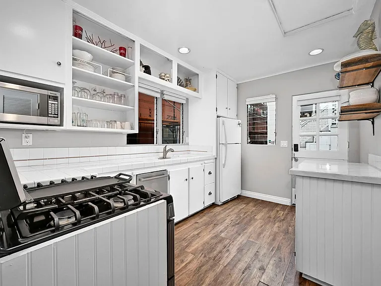 1405 W Bay Ave — Photo 18