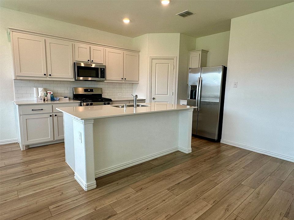 1st image of 2102 Fimbry Dr