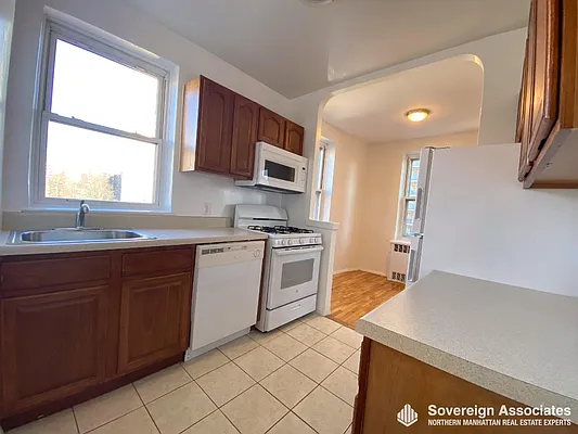 Rented by Sovereign Associates | media 18