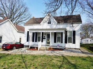 218 E 2nd St, Mount Carmel, IL 62863