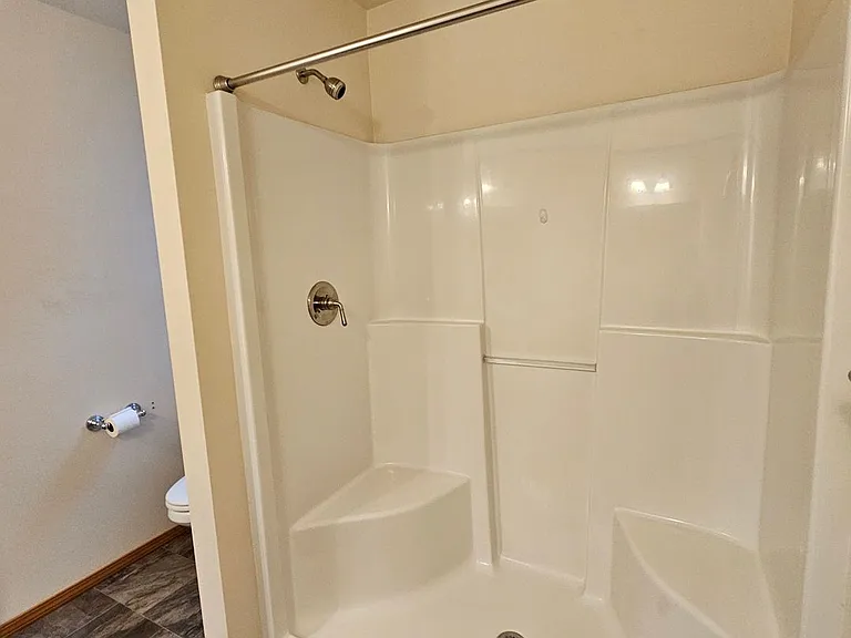 435 NE Inspiration St — Photo 18