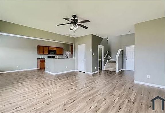4th image of 2133 Meadow Dr