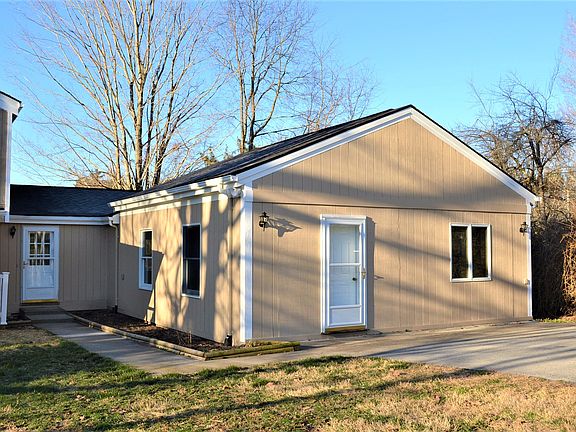 3rd image of 400 Talbott Cir