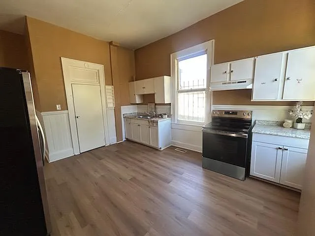 753A Leonard St — Photo 5