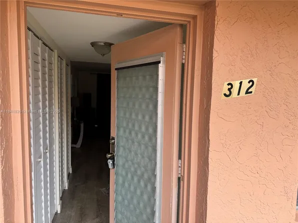 2841 Somerset Dr APT 312, Fort Lauderdale, FL 33311