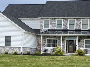 33 Tanger Rd, Boiling Springs, PA 17007