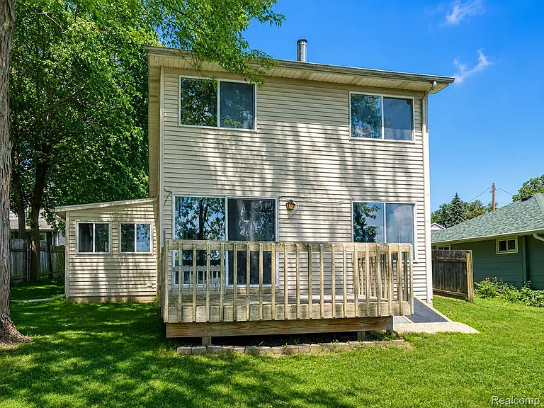 4165 Highcrest Dr — Photo 28