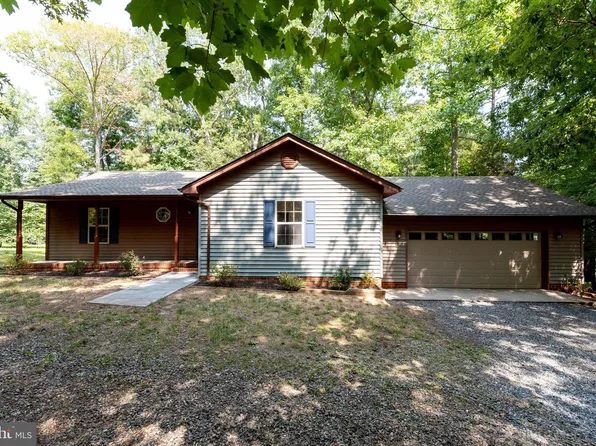 577 Lake Caroline Dr, Ruther Glen, VA 22546