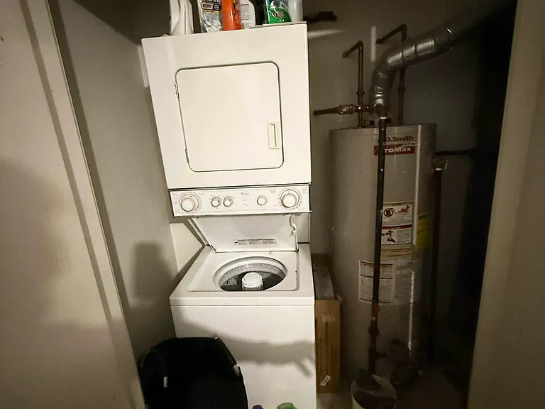 16 Meserole St #1B — Photo 28