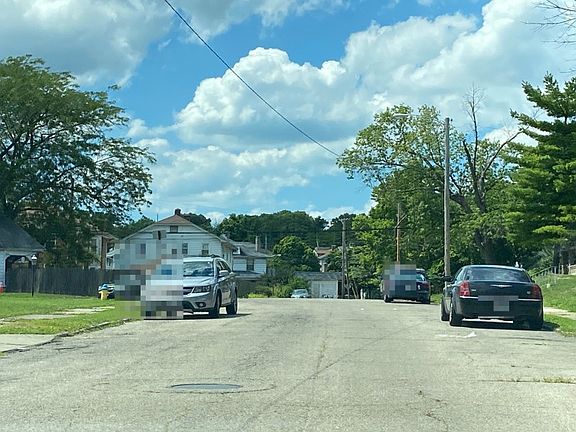 4th image of 17 E Beechwood Ave