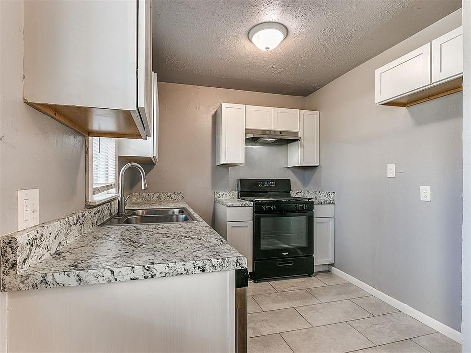 1st image of 8931 NE 50th St