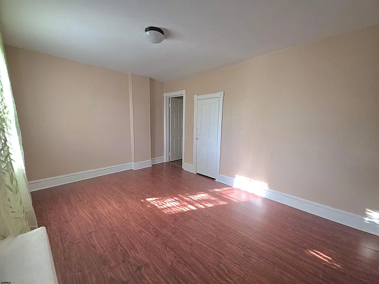 604 N Indiana Ave — Photo 28