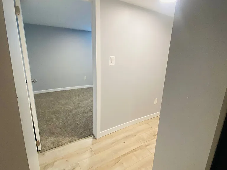 57 Hoover Cres — Photo 9